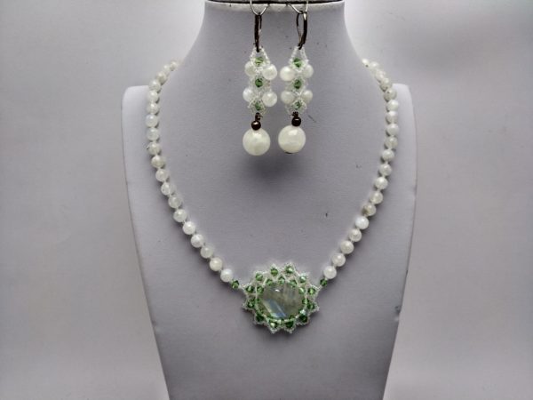 Collar Con Pendientes En Piedra Luna - Imagen 2