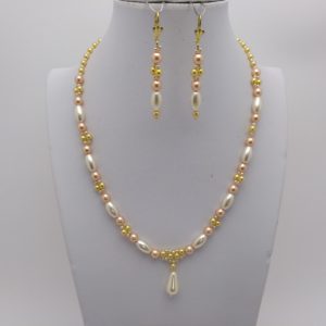 Collar con perlas redondas y lentejas "Diseño Personalizado"