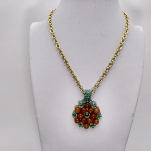Colgante en flor de mineral calcita "Elegante"