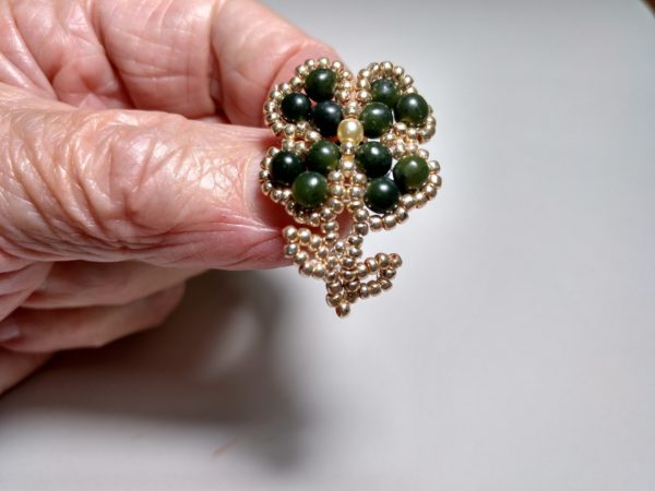 Broche De Mujer En Jade &Quot;Elegante&Quot;