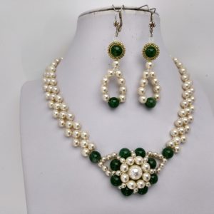 Collar en cuarzo verde y pendientes "Elegante"